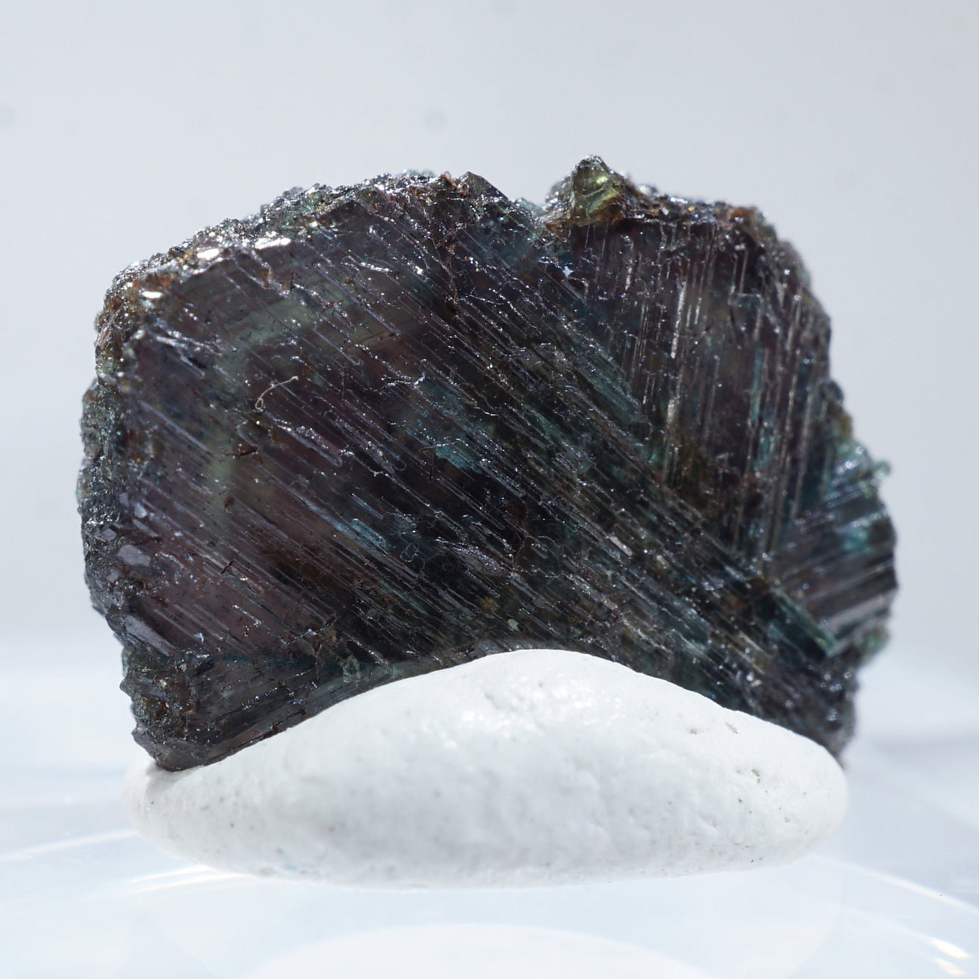 蛍光》ジンバブエ産 アレキサンドライト – 天然石ハッピーギフト