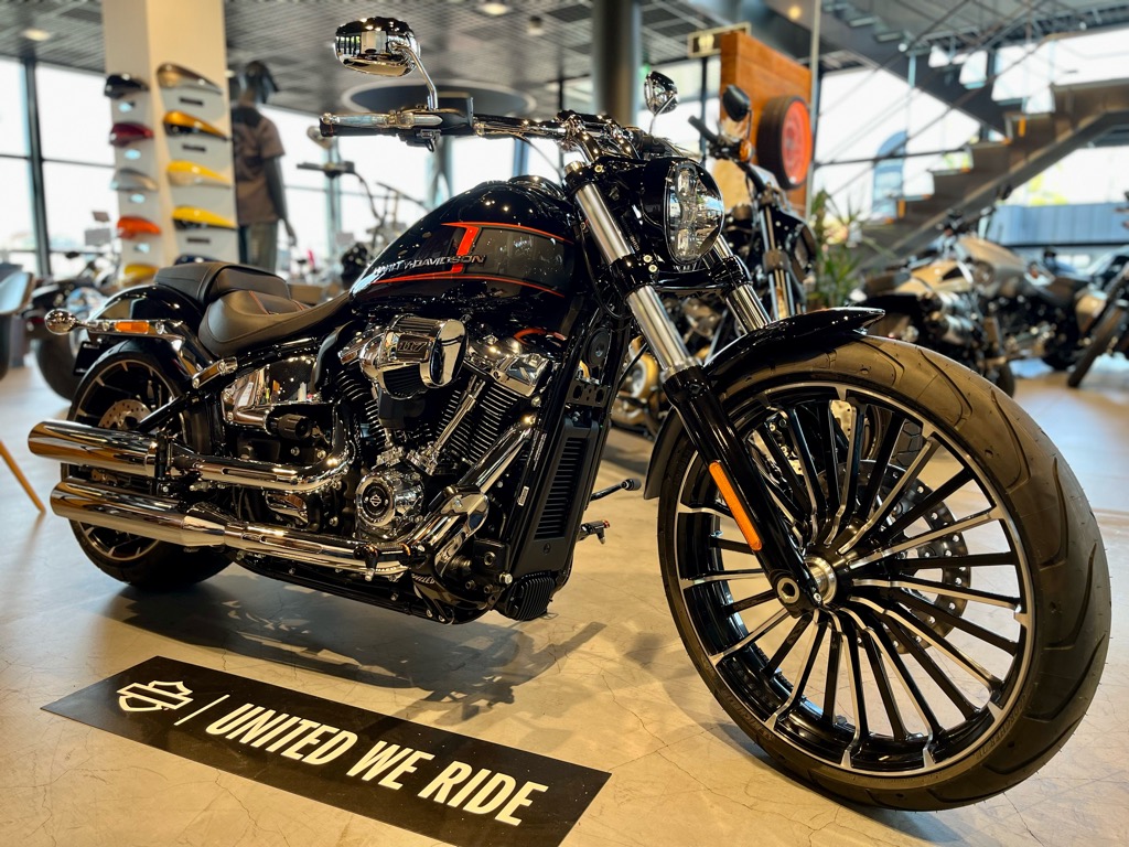 ハーレー足つき&カスタム】2023年式 ソフテイルシリーズ ブレイク