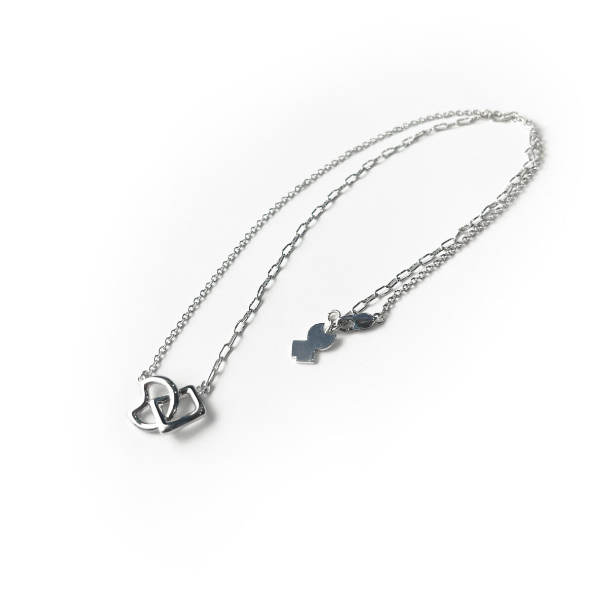 デビュー3周年メモリアルグッズ「ネックレス ~produced by harmoe~」FC