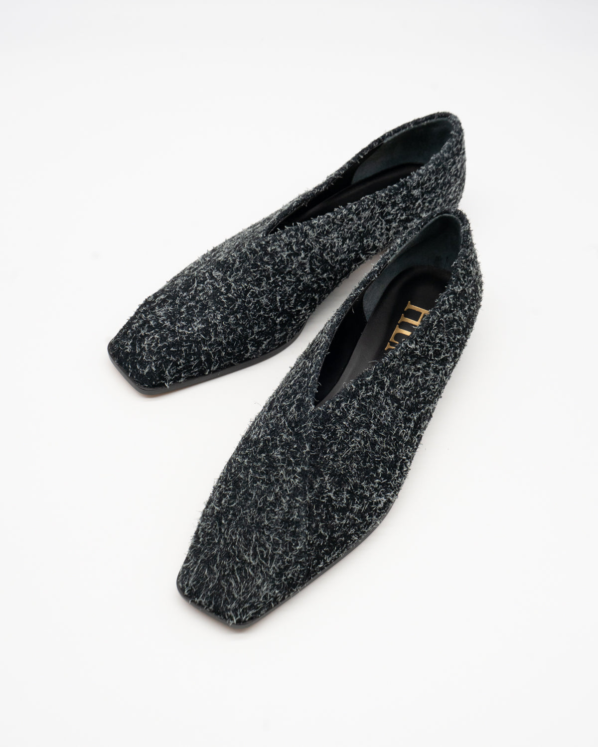 Sophia black スクエアトゥ フラットシューズ ブラック - HENRI EN