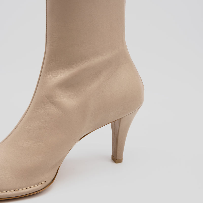 Amelia スクエアトゥ ショートブーツ ベージュ - HENRI EN VARGO