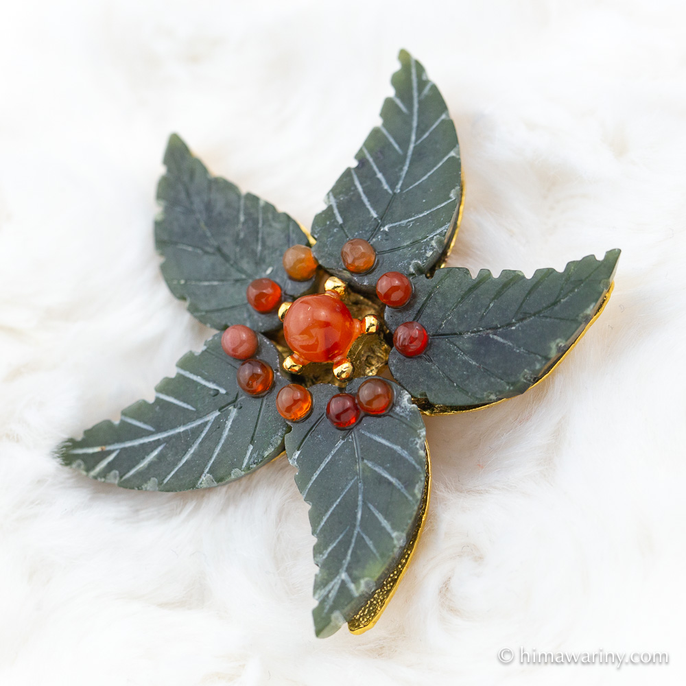 Swoboda スワボダ-天然石-翡翠とカーネリアンのリーフ・スター