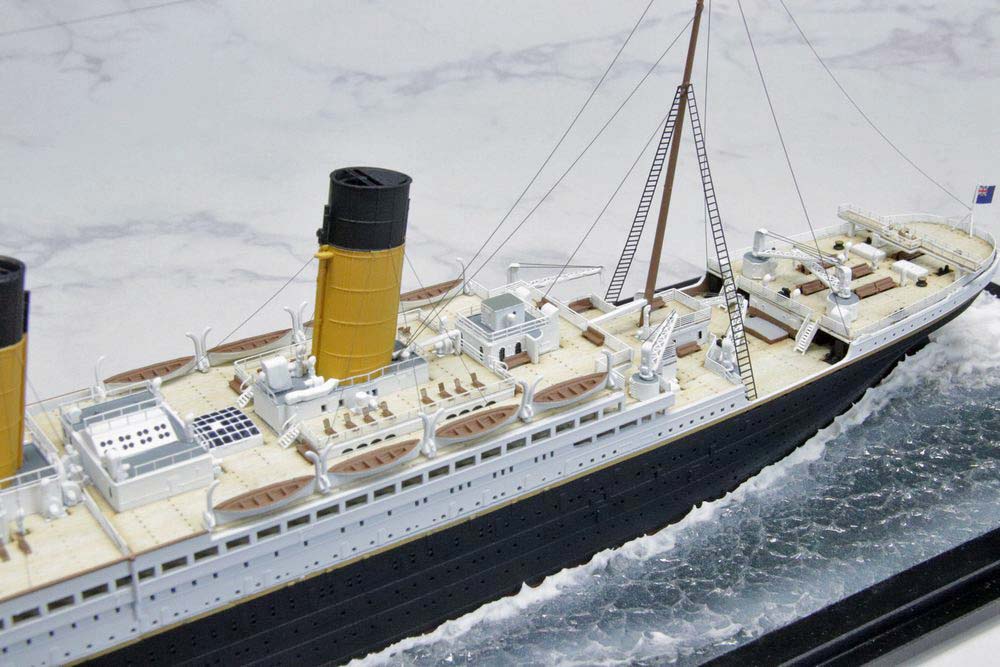 1/700客船「RMS タイタニック」完成写真 – 艦船模型製作代行モデル