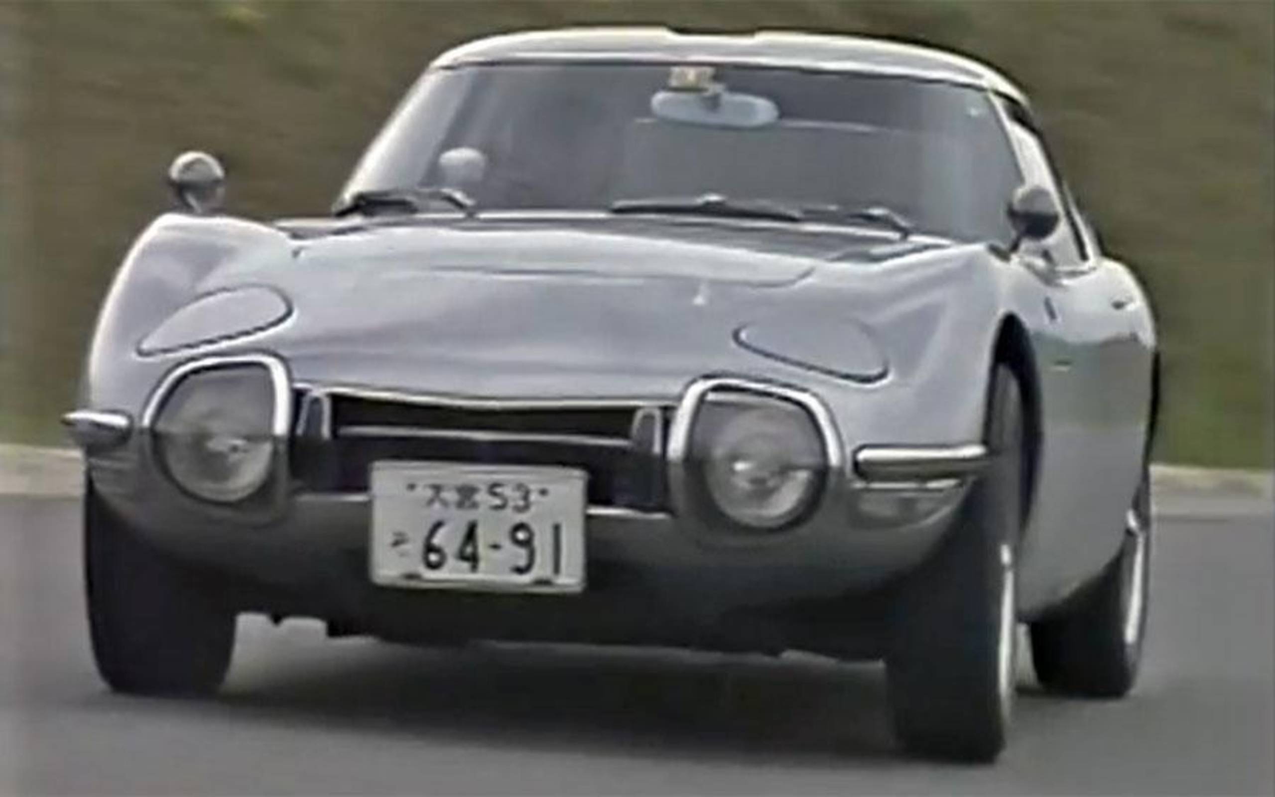 Watch this hero drift a Toyota 2000GT