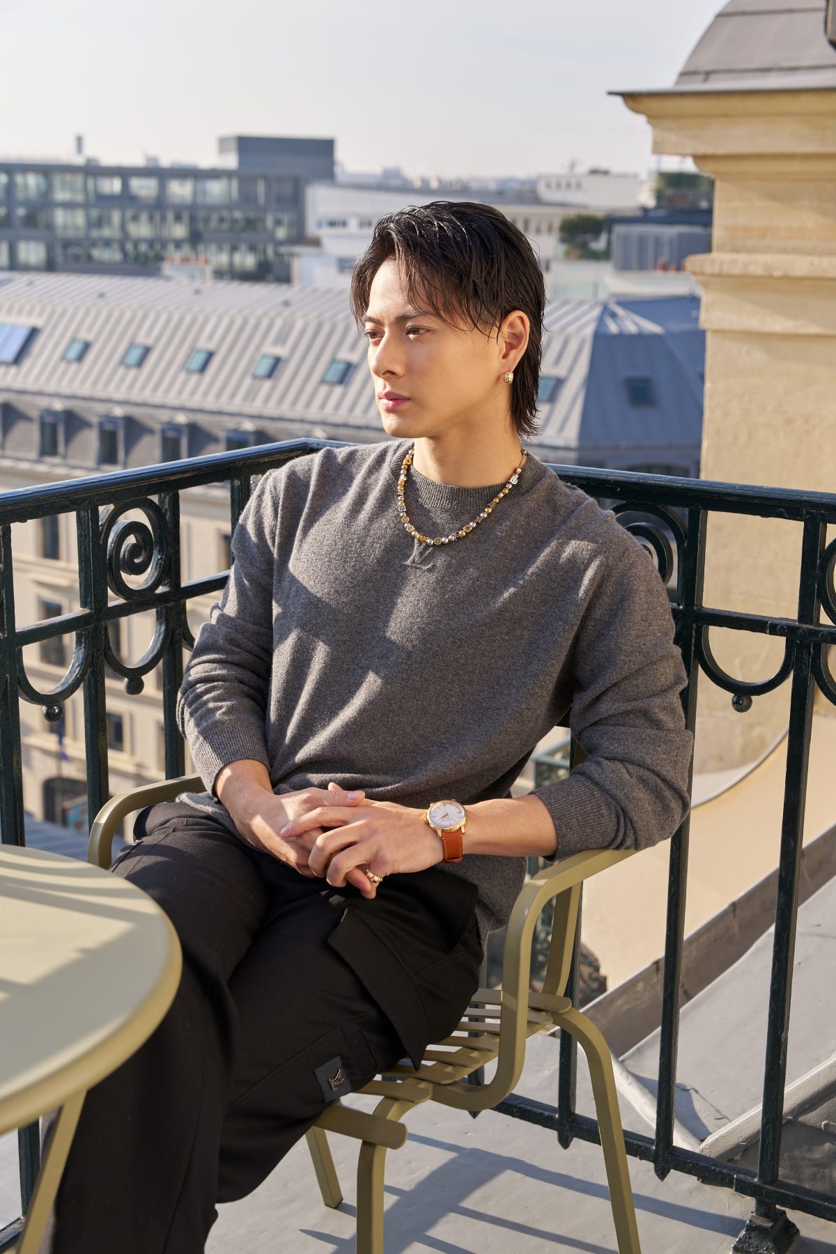 平野紫耀が語るルイ・ヴィトン2025秋冬ショーの舞台裏│エスクァイア日本版