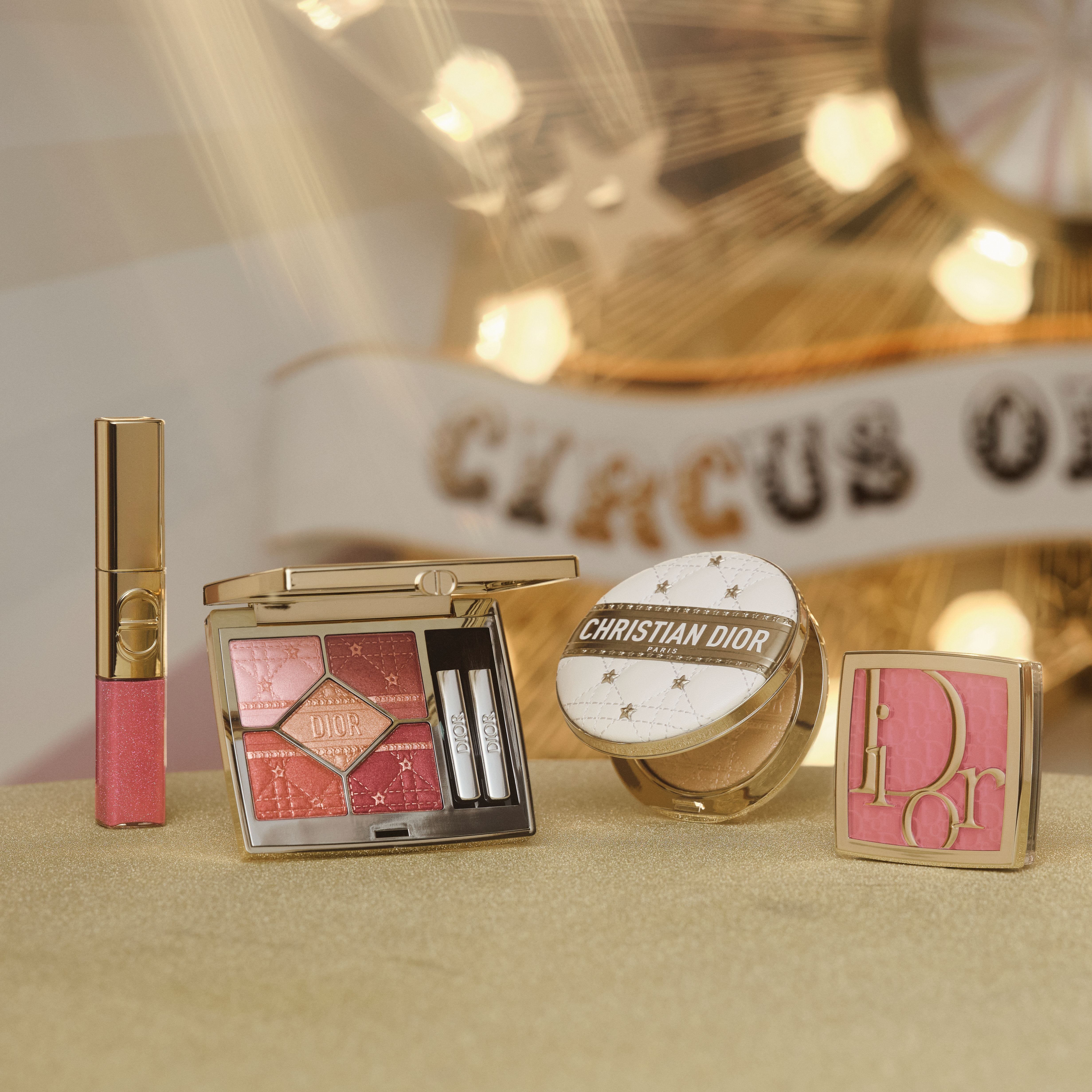 ディオール」2025のホリデーコレクションは、輝きとサプライズに満ちた