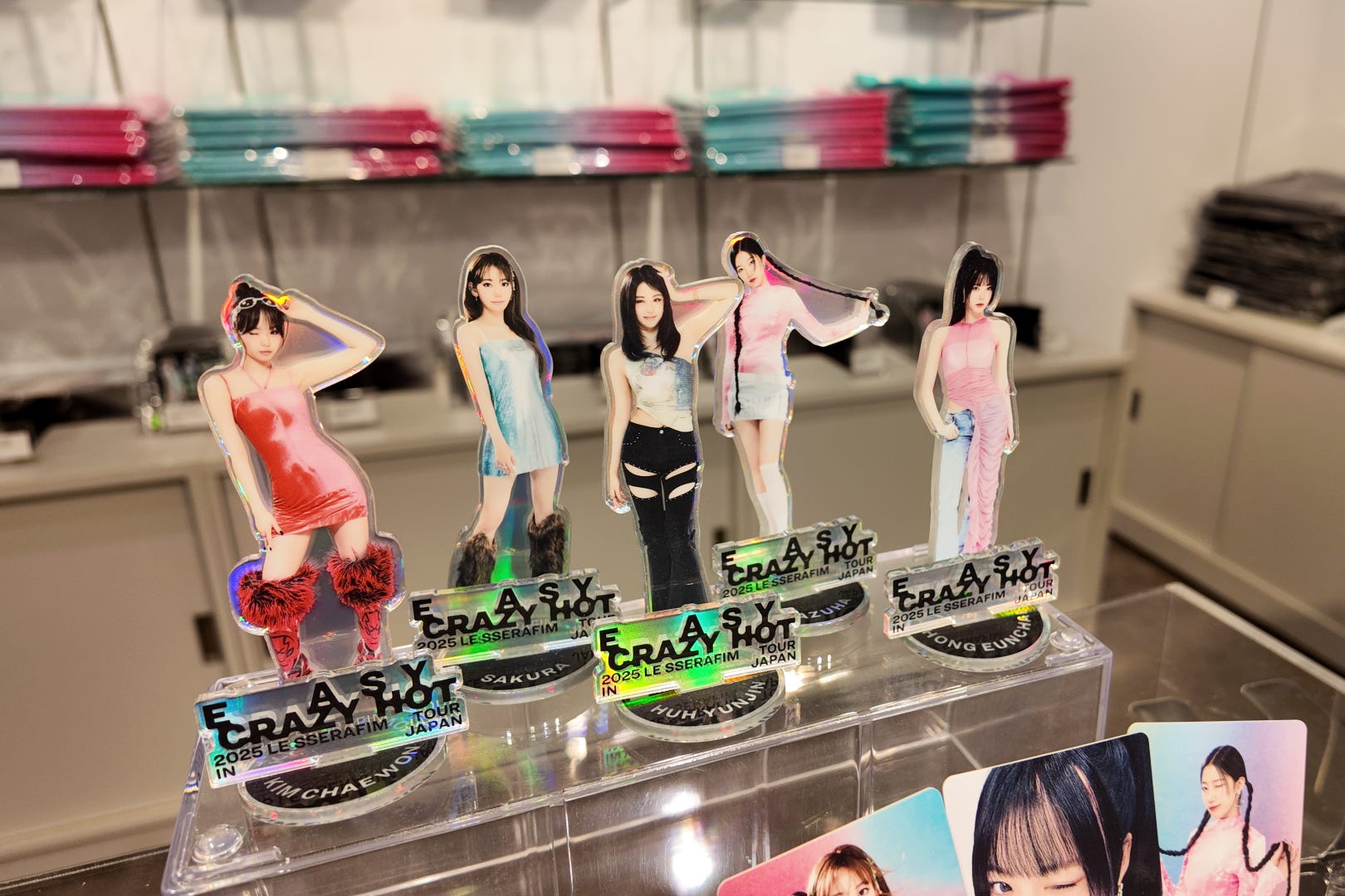 LE SSERAFIM初のワールドツアー記念！ポップアップストアが東京に上陸
