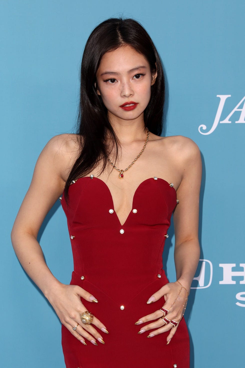 BLACKPINK（ブラックピンク）ジェニーの眼福♡くびれ＆美脚＆美