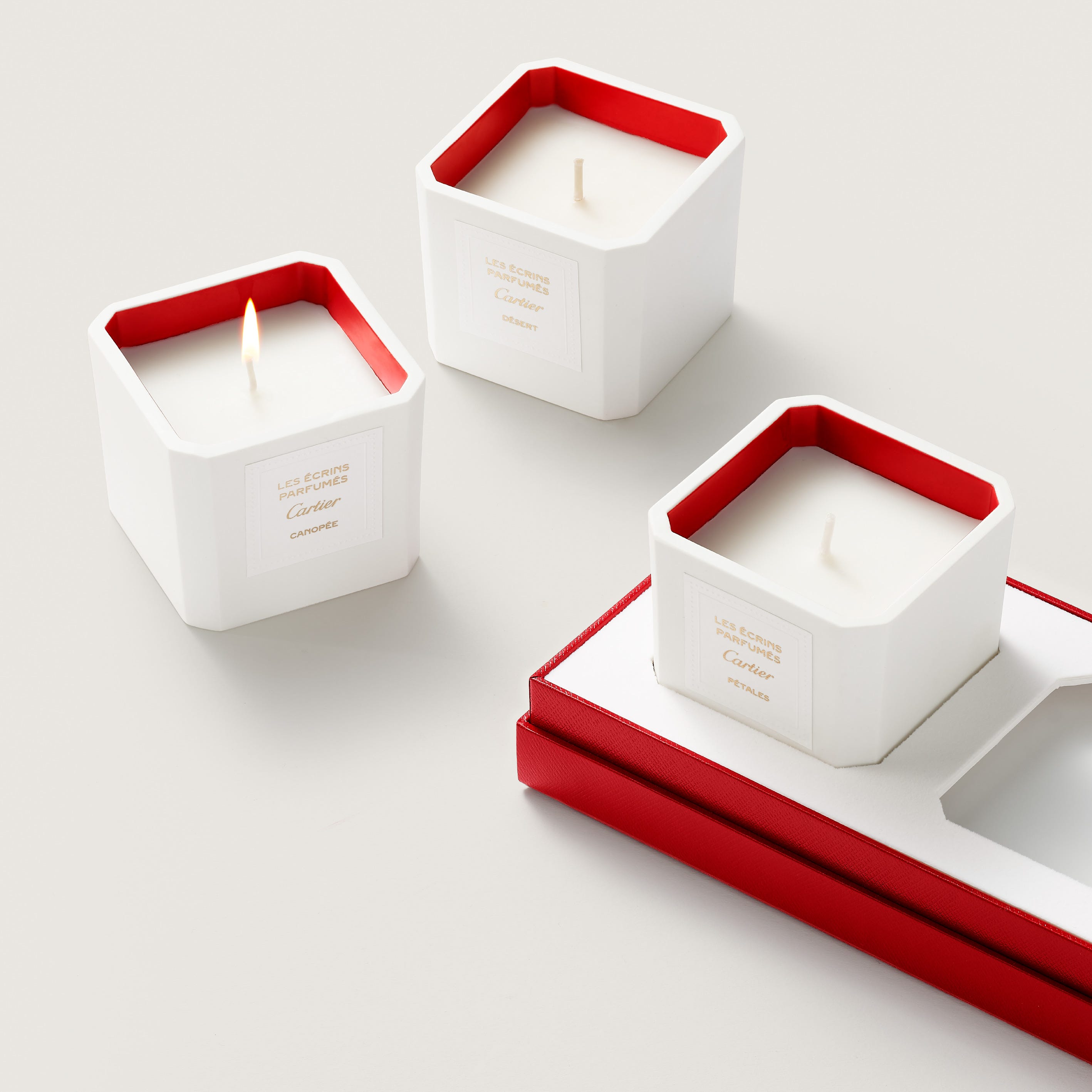 カルティエの人気「オブジェ コレクション」からホリデーギフトに贈り