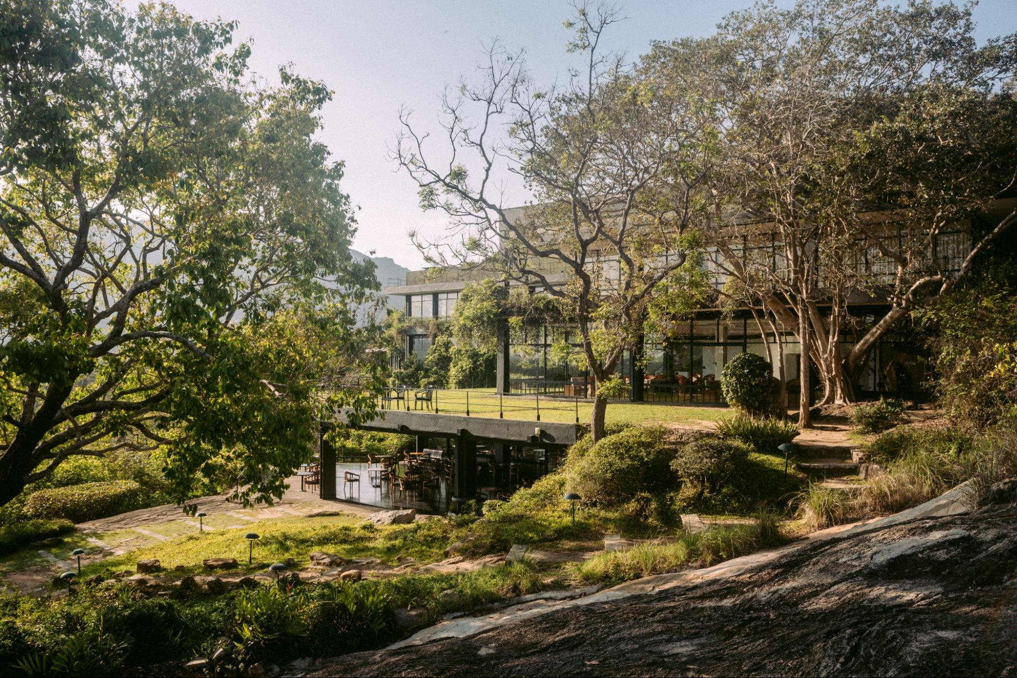 スリランカのホテル建築】ジェフリー・バワの建築と世界遺産を巡る