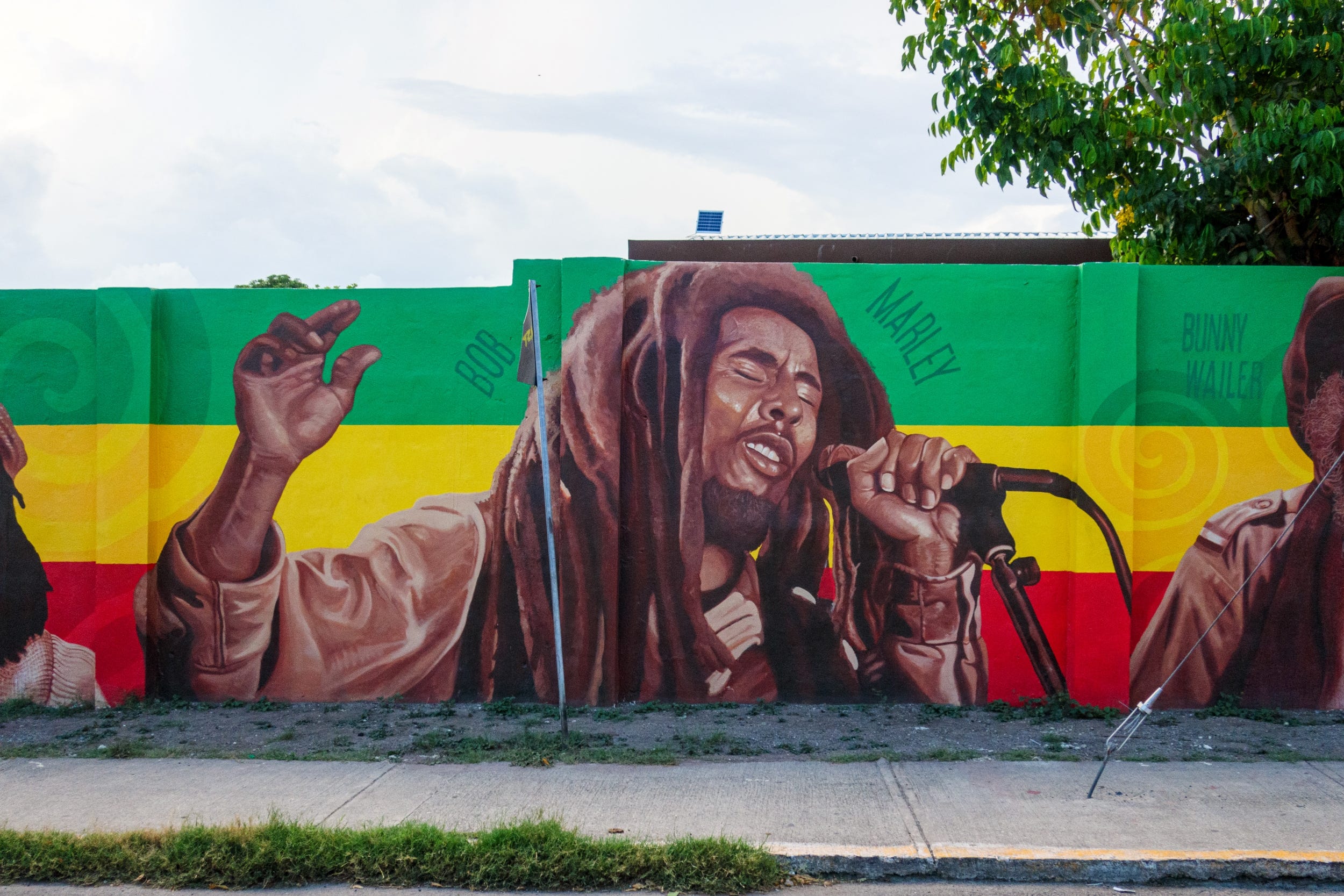 ボブ・マーリーの足跡をたどるジャマイカの旅：レゲエの聖地を巡る