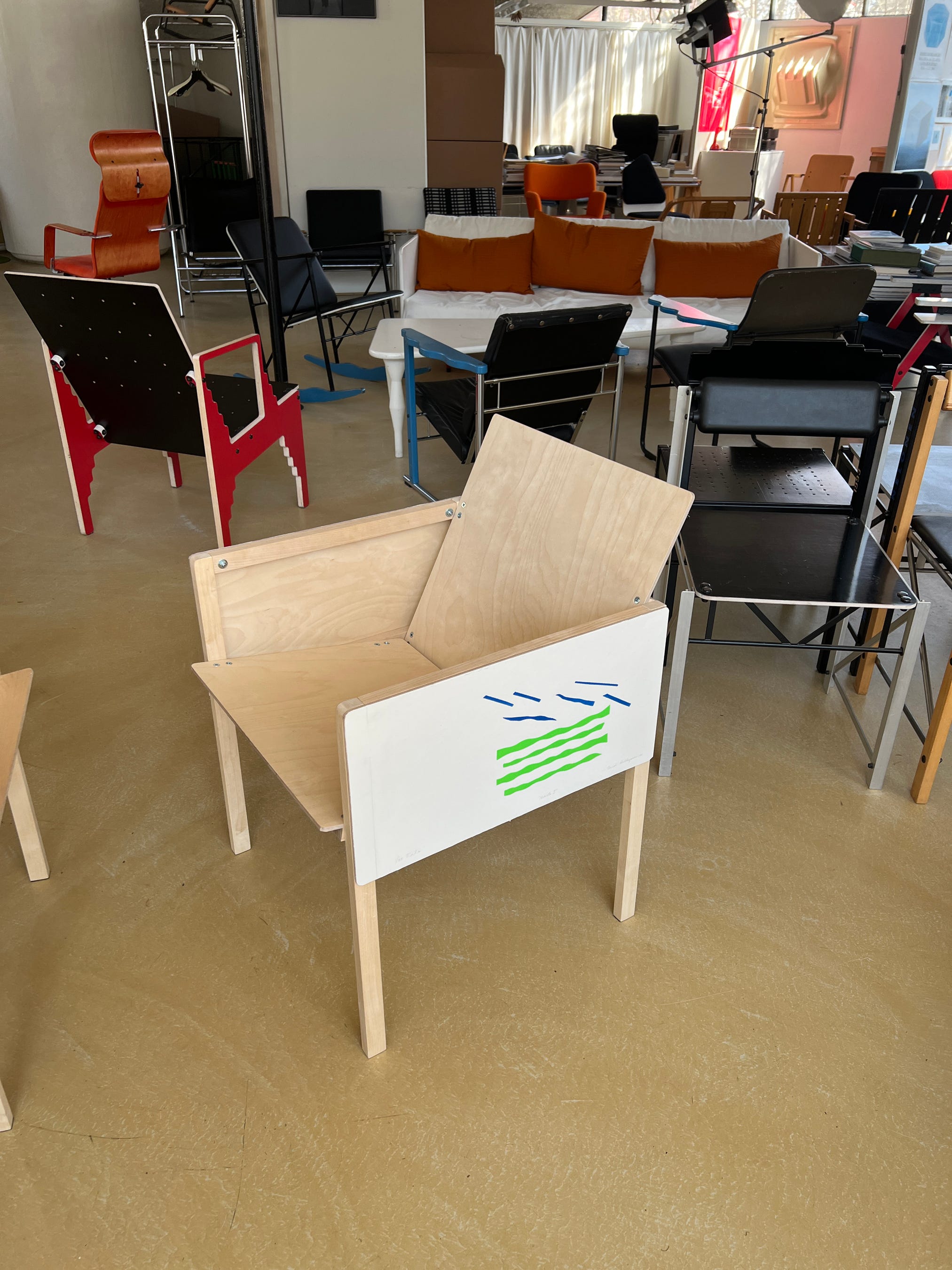 インタビュー】ウルヨ・クッカプロ、北欧デザインの名作「カルセリ