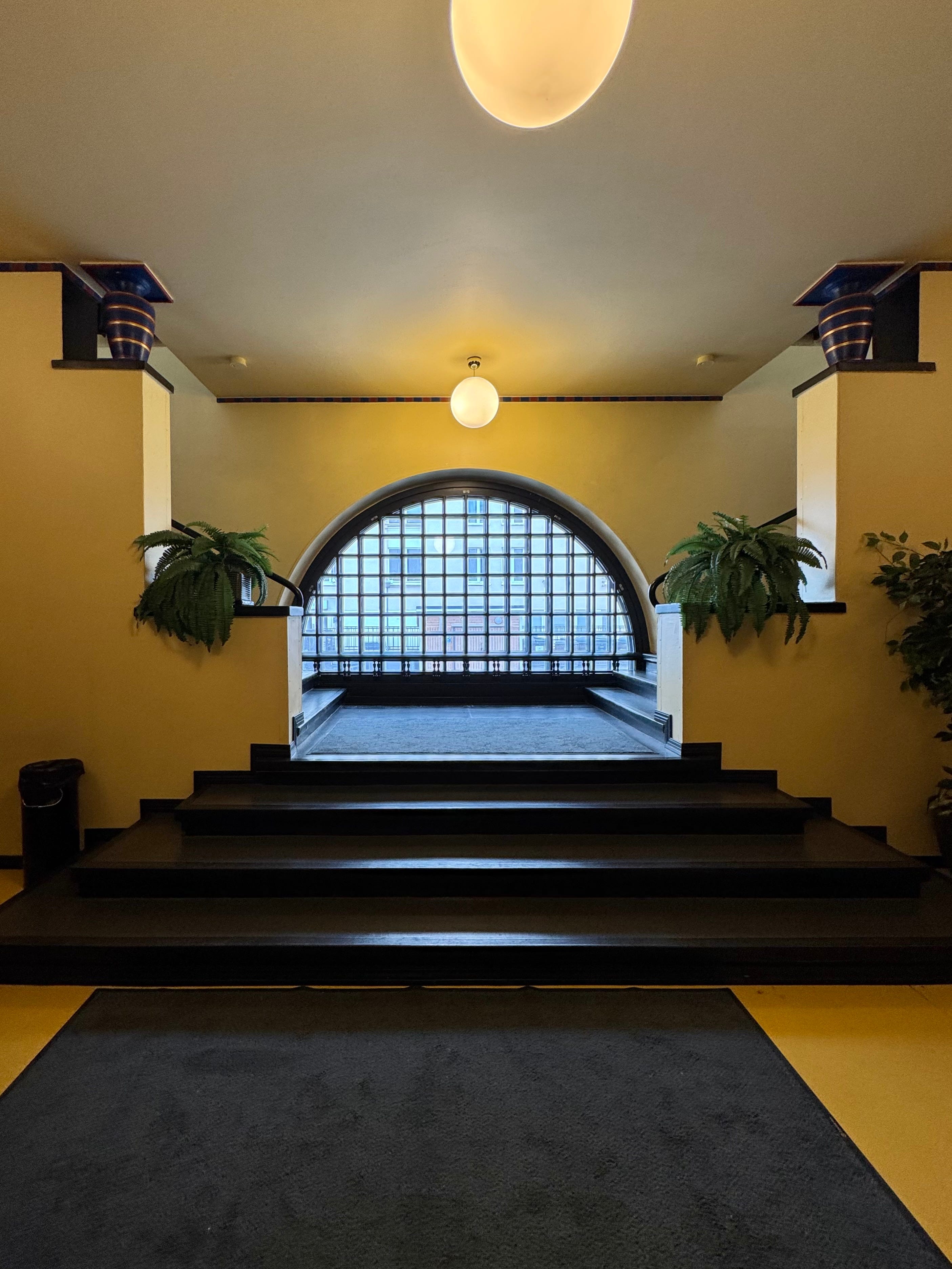 北欧が生んだ巨匠、建築家アルヴァ・アアルトの作品たち｜ELLE DECOR