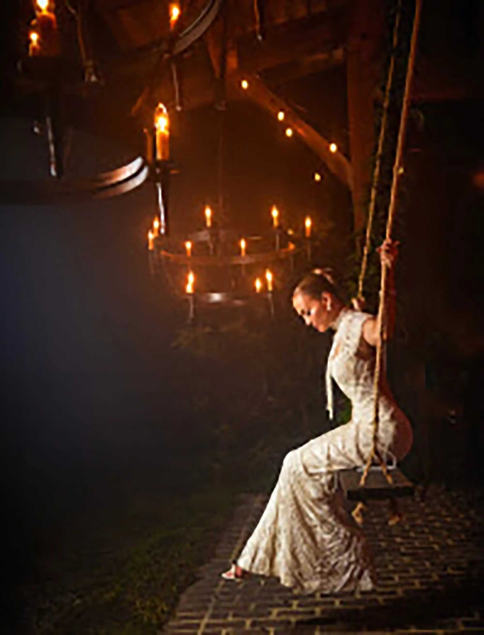 ジェニファー・ロペス、2回目の結婚式のウェディングドレスをチラ見せ