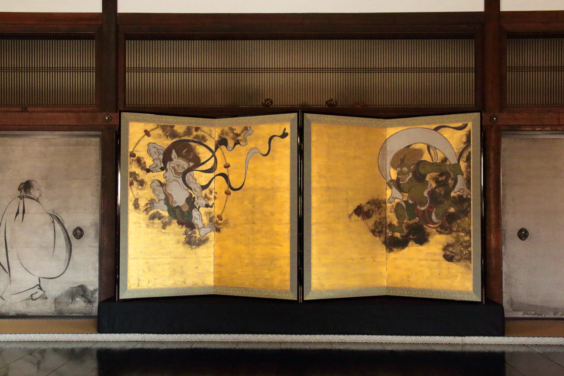 国宝「風神雷神図屏風」を忠実に再現した高精細複製品を建仁寺に奉納