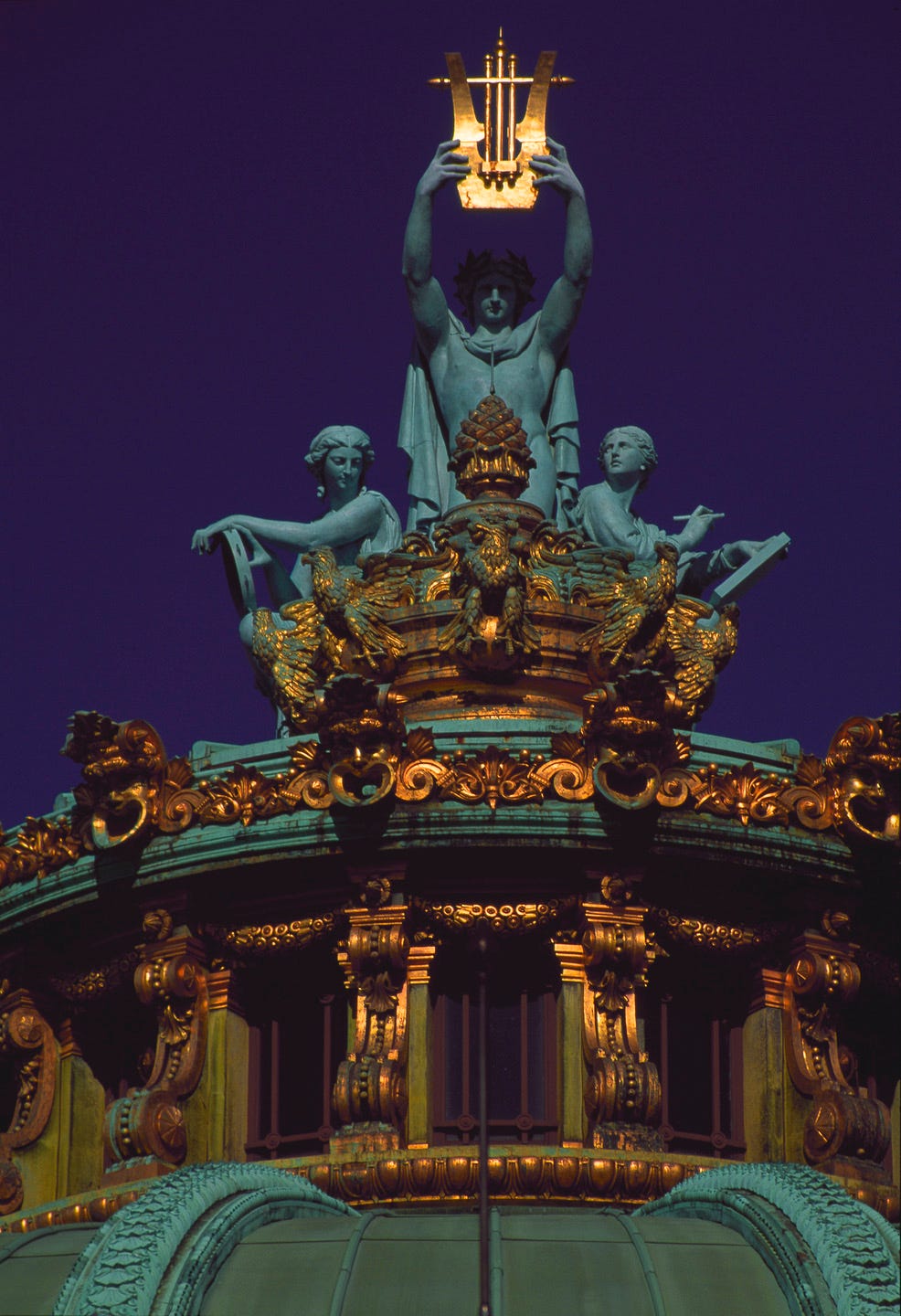 写真家の田原桂一が捉えたパリ・オペラ座 『OPÉRA de PARIS』展、開催中