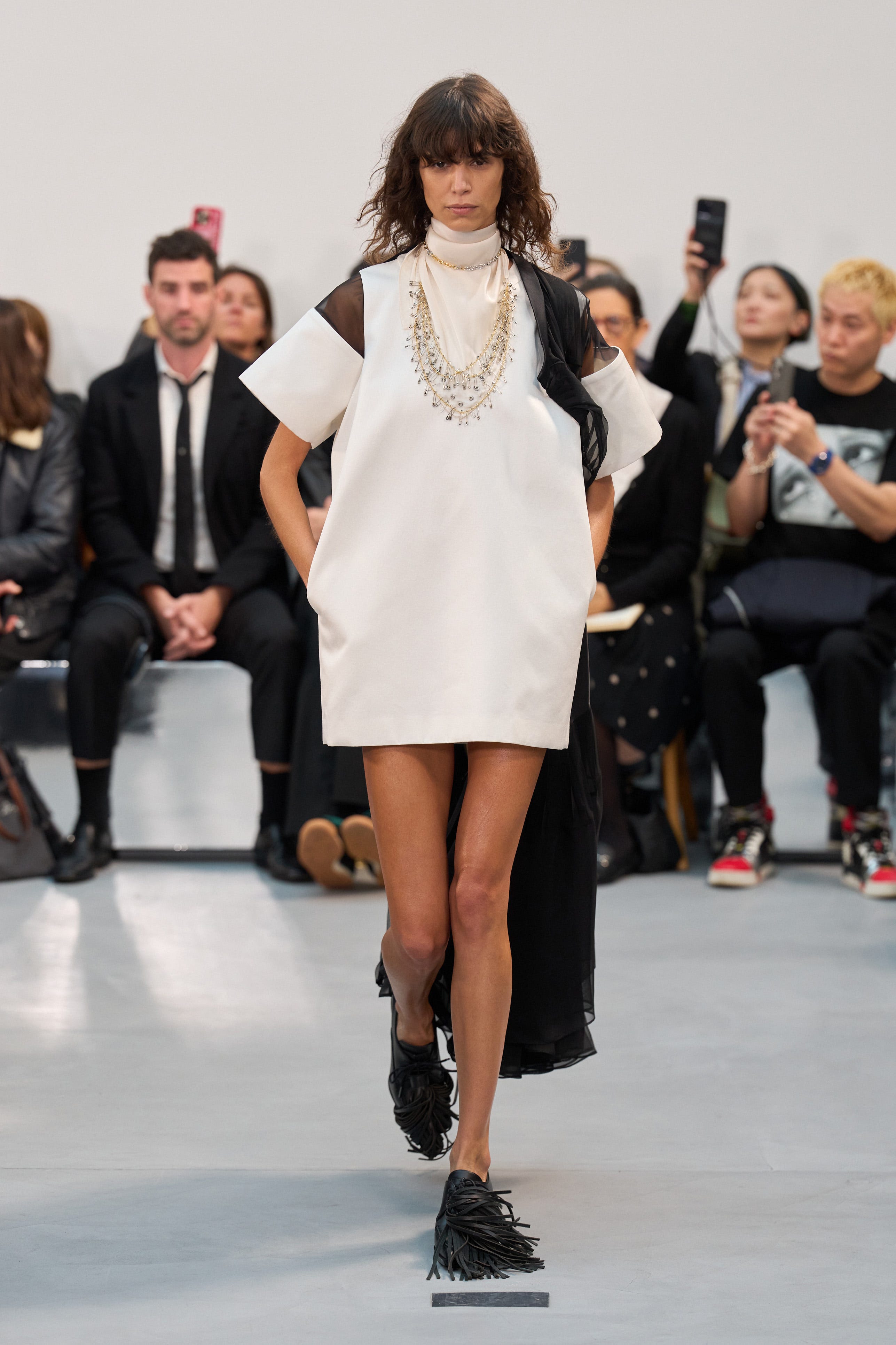 サカイ(SACAI)コレクション一覧｜ELLE ONLINE[エル・オンライン]