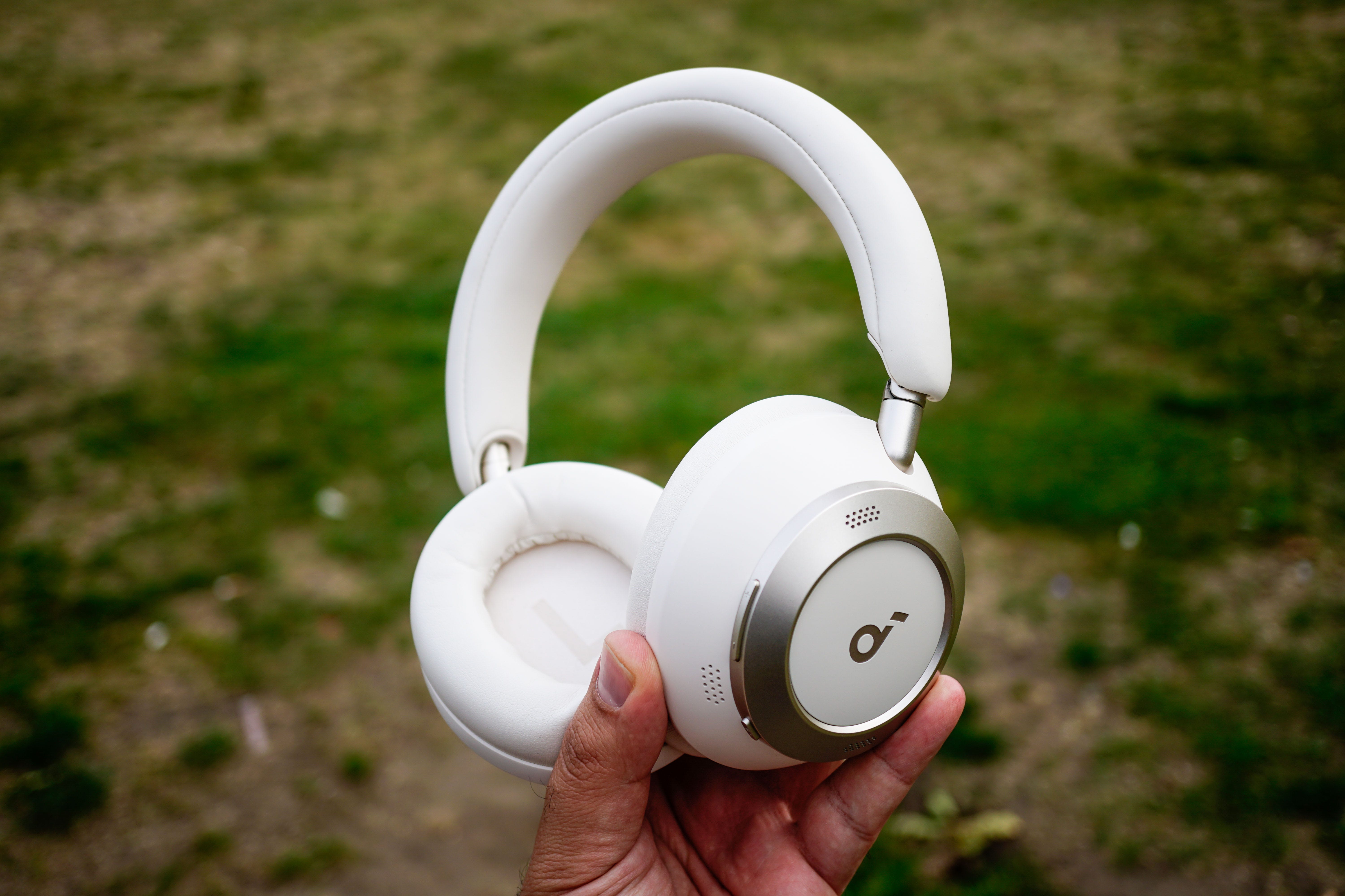 Review: Soundcore's Space One Pro headphones are great for travel