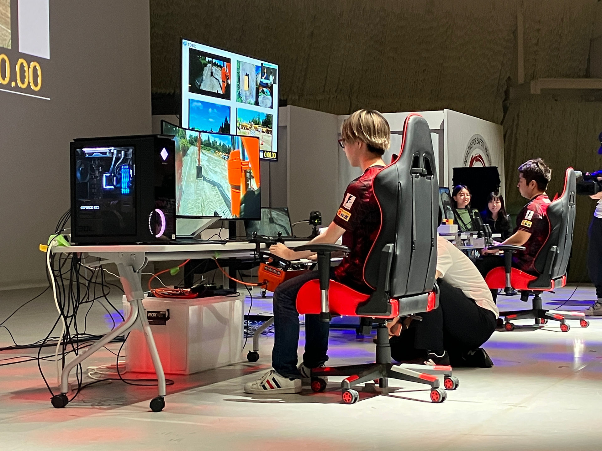 e建機®チャレンジ」に日立建機の油圧ショベルRBTシリーズZX200A-7が