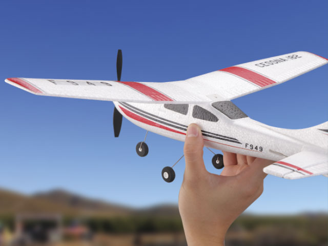 3CH 2.4GHz エアープレーン CESSNA-182 [セスナ-182] | Hitec