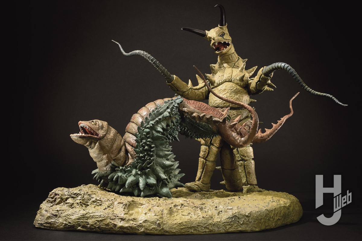 帰ってきたウルトラマン』二大怪獣「グドン対ツインテール」の死闘が