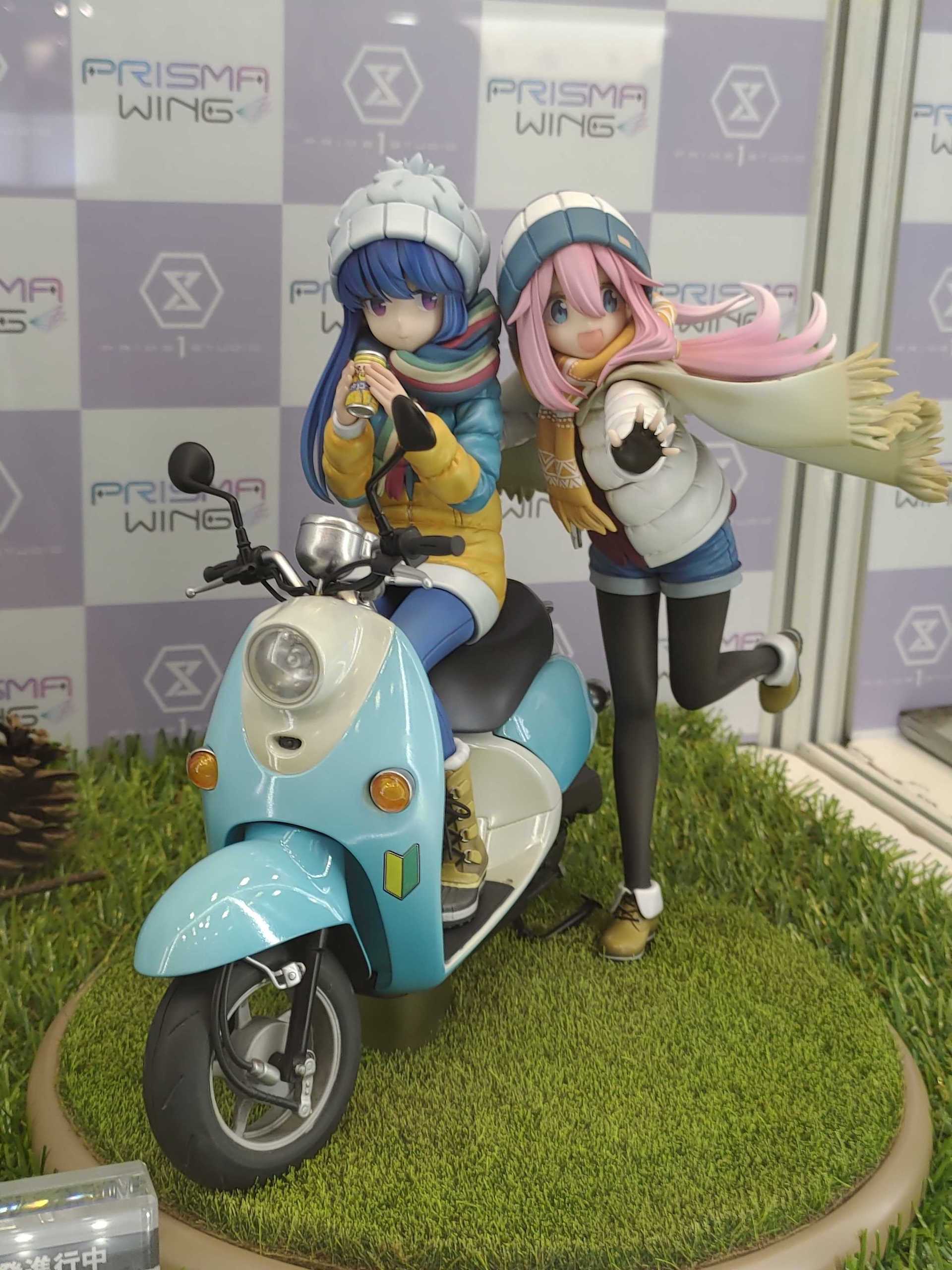 ゆるキャン△」より、なでしこと志摩リンのフィギュアが「PRISMA WING