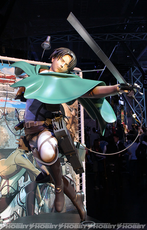 リヴァイ」等身大フィギュア除幕式！ 「進撃の巨人Attack on Titan in