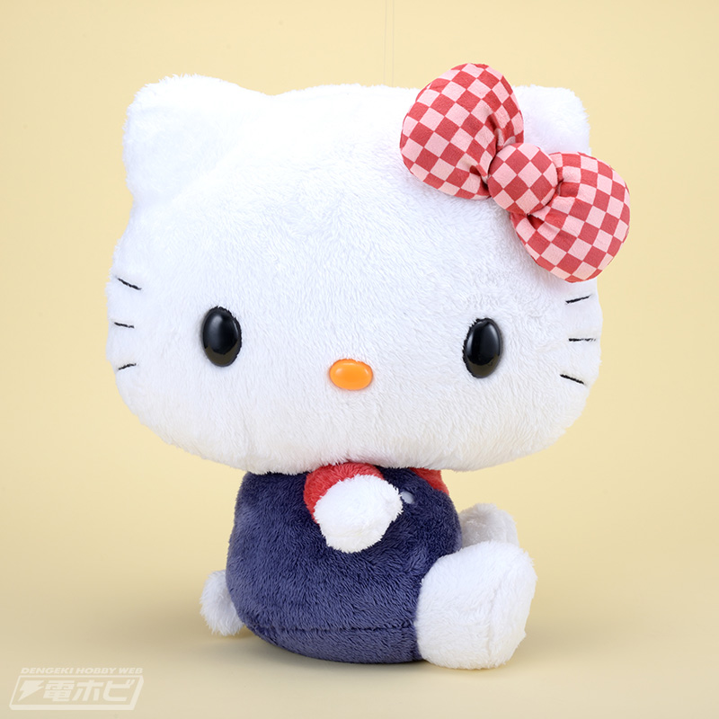 ハローキティ」ぬいぐるみ新作2点！どちらも特徴的なリボンの柄に注目