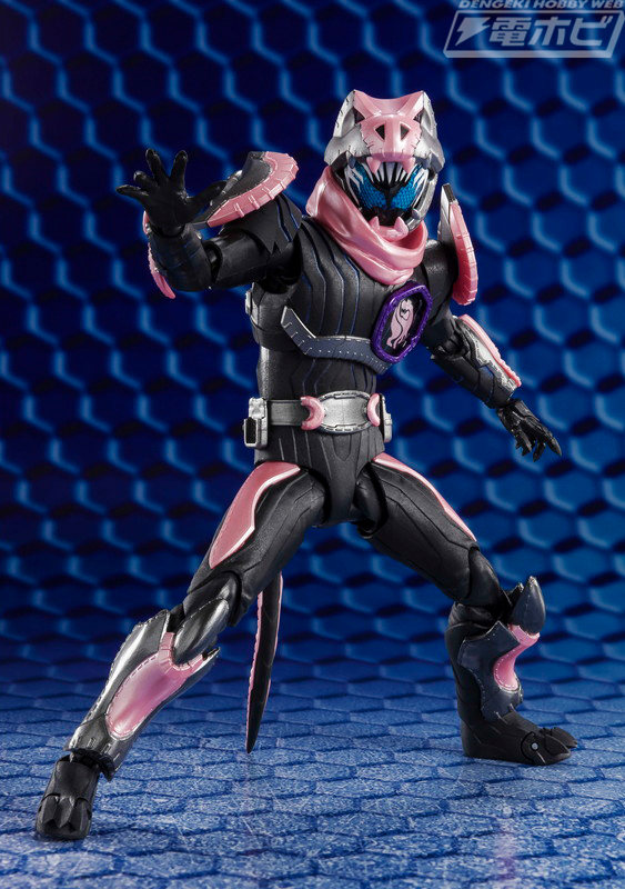 仮面ライダーリバイス』リバイ＆バイスのS.H.Figuartsが発売決定