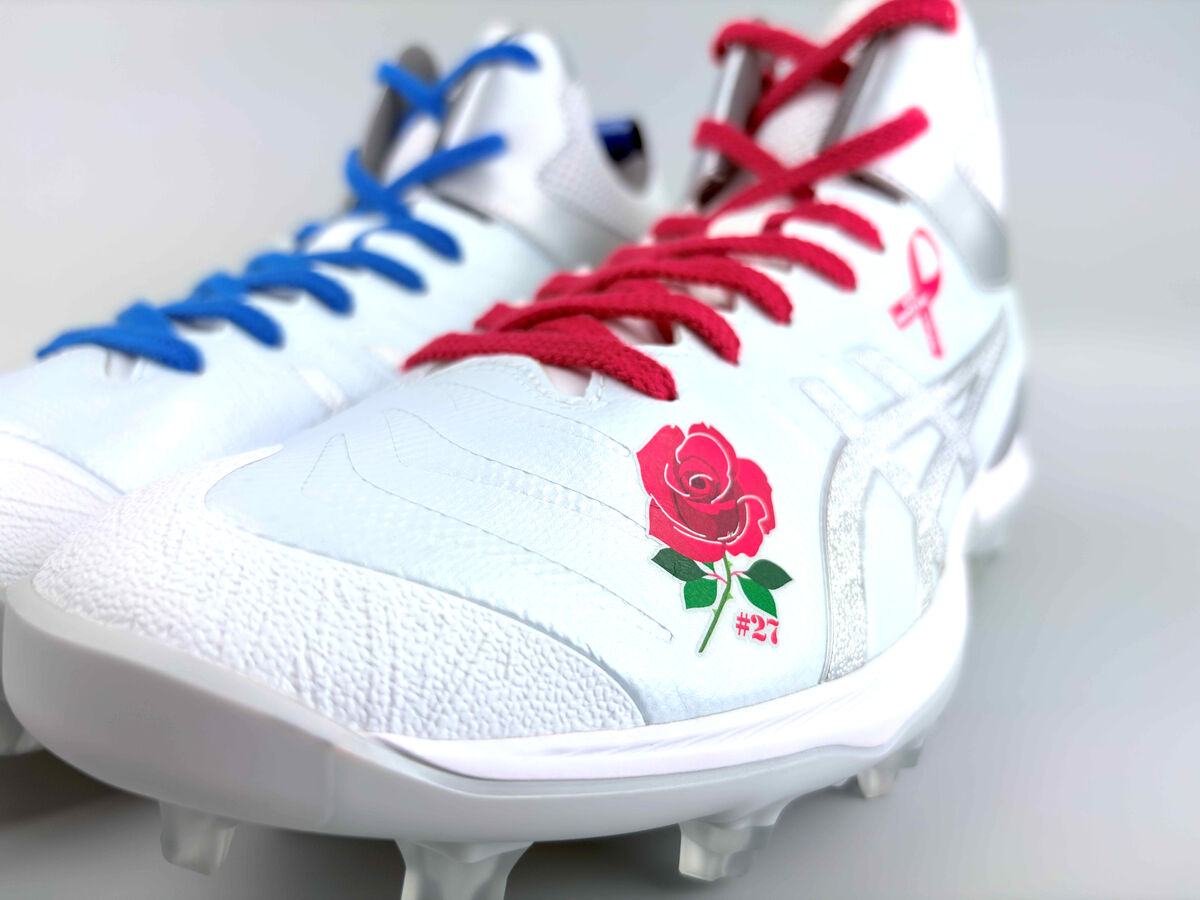 カブス鈴木誠也、母の日仕様の特製スパイク画像が公開 - スポーツ報知