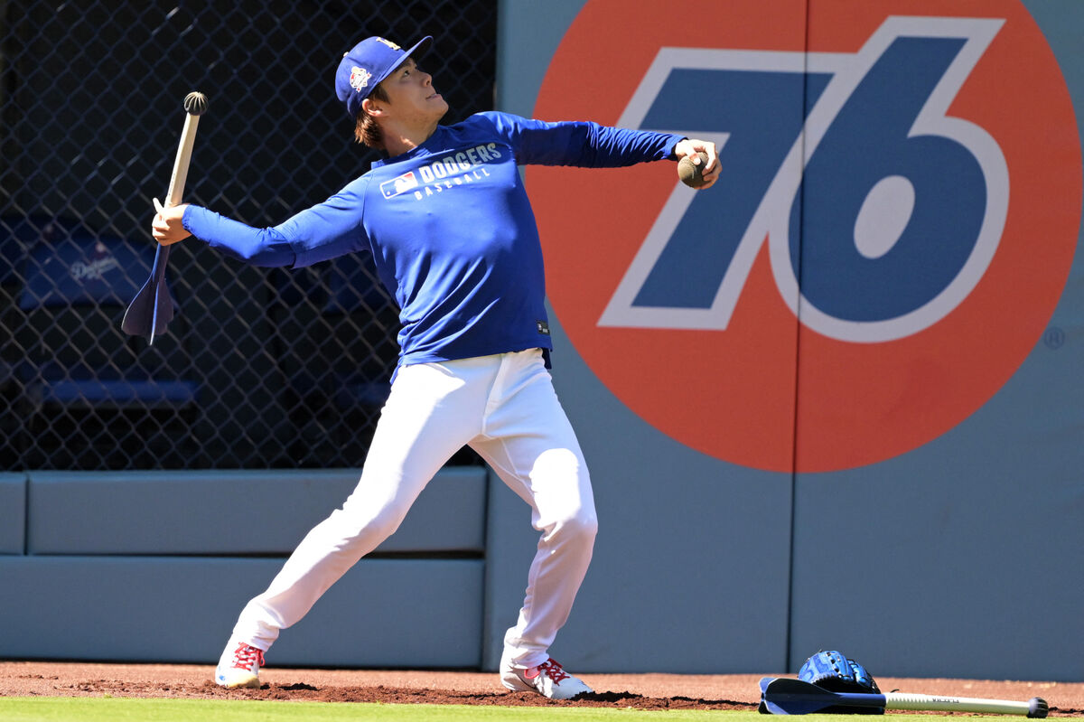 山本由伸の2度目のボブルヘッドデー、試合前にはファンの「やり投げ