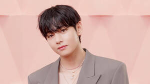 BTS V「きれいなセットで楽しく撮影できた」日本で初の単独CM