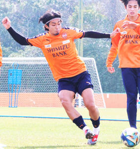 サッカー日本代表MF三笘薫、「工藤壮人選手ありがとうオークション