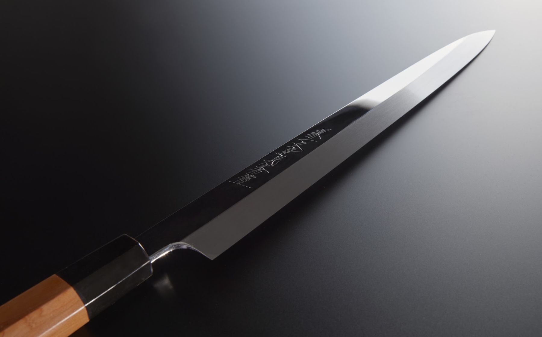 堺一文字光秀 白撰鋼 水焼本焼 柳刃包丁 鏡面仕上 黒檀柄 鞘付き