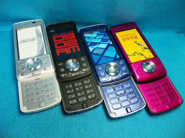 NTTドコモ D902is モックアップ 4色セット - モックセンター