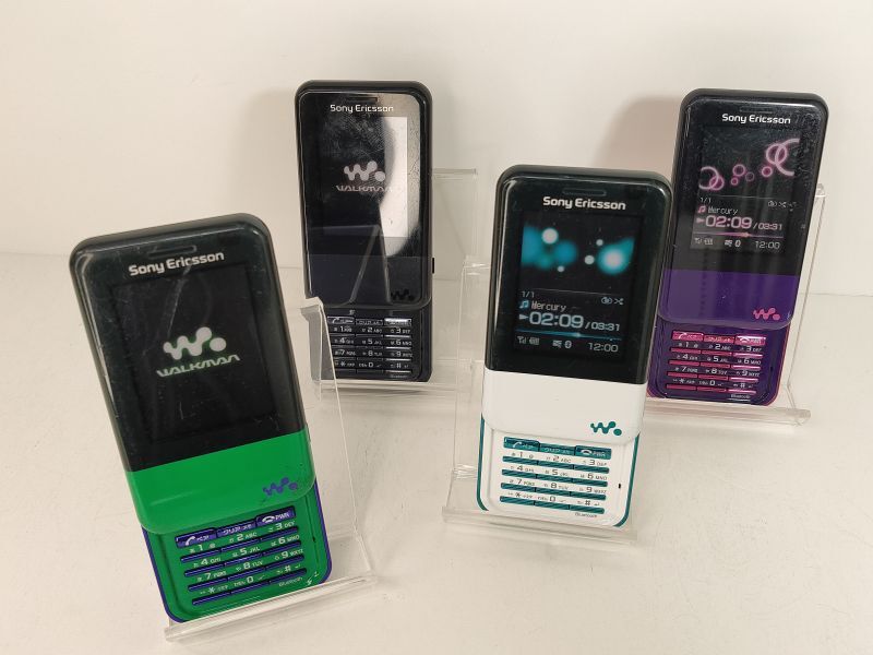 au W65S Walkman Phone Xmini モックアップ 4色セット - モック