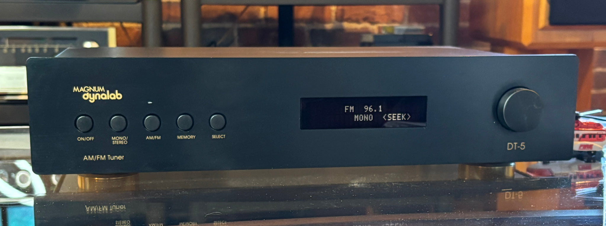 Magnum Dynalab DT-5 AM/FM Stereo Digital Tuner – Holt Hill Audio