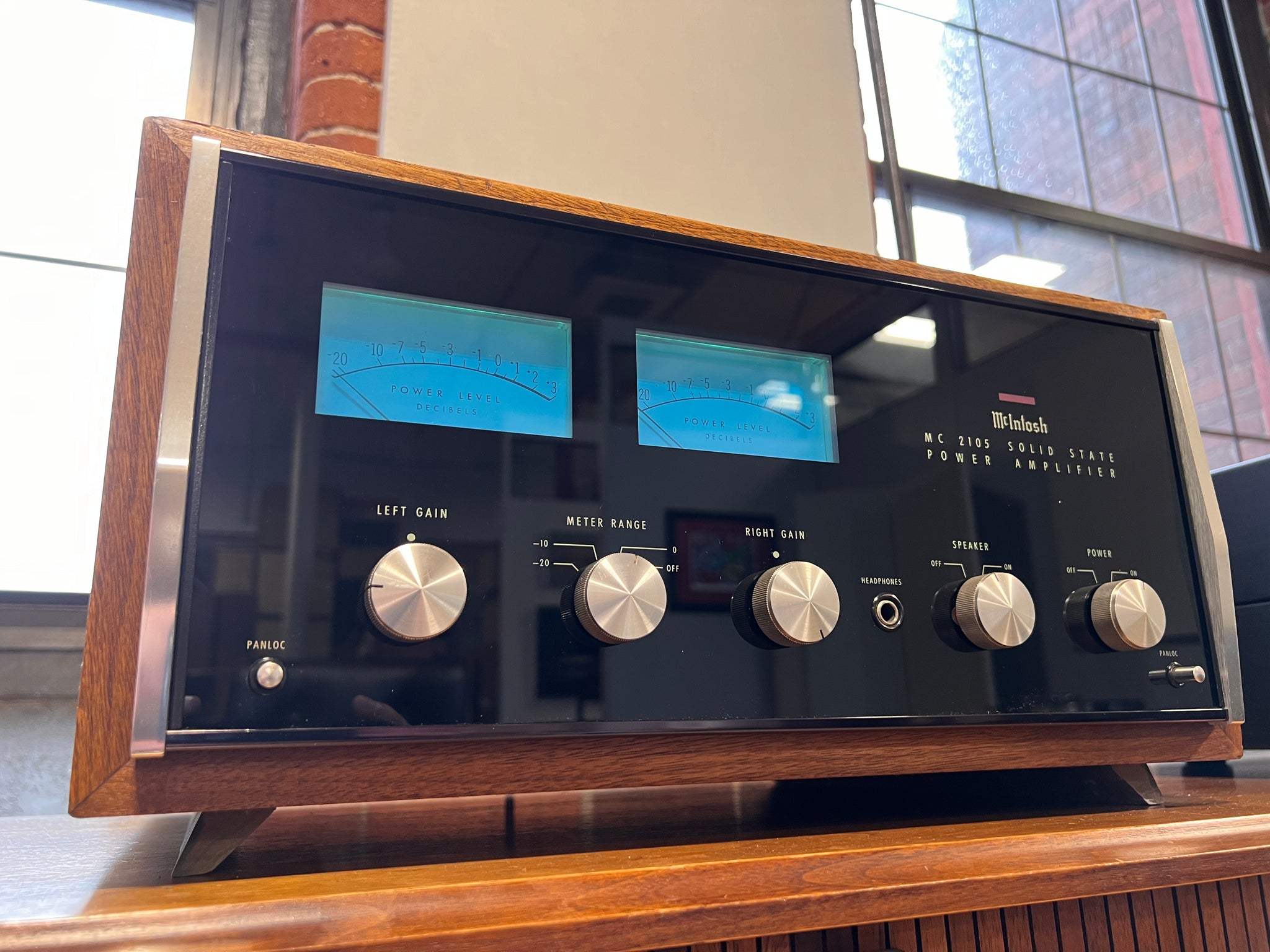 McIntoshMC2105_202_2048x.jpg?v