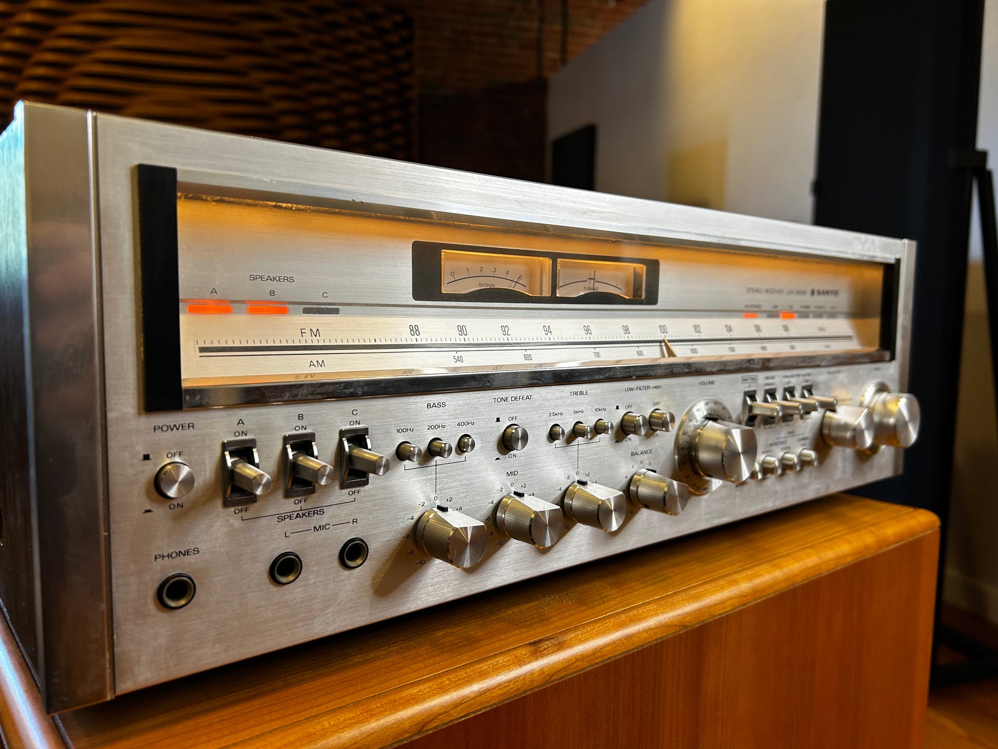 Sanyo JCX-2900K, WaitSANYO made a Monster? Yes, they did