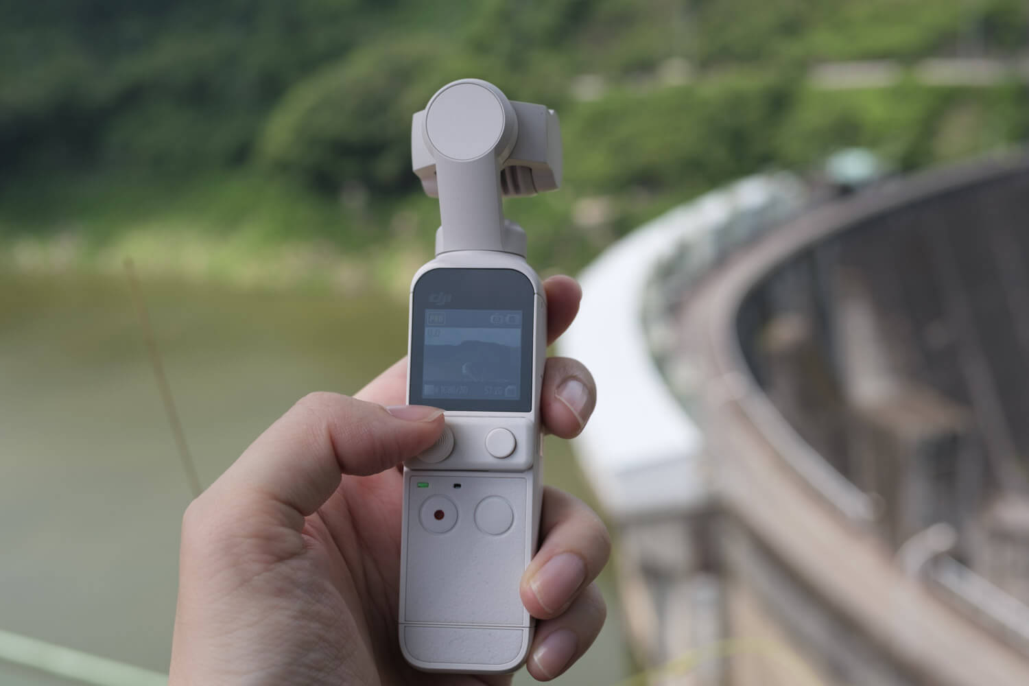 開封レビュー】DJI Pocket2のサンセットホワイトが届きました