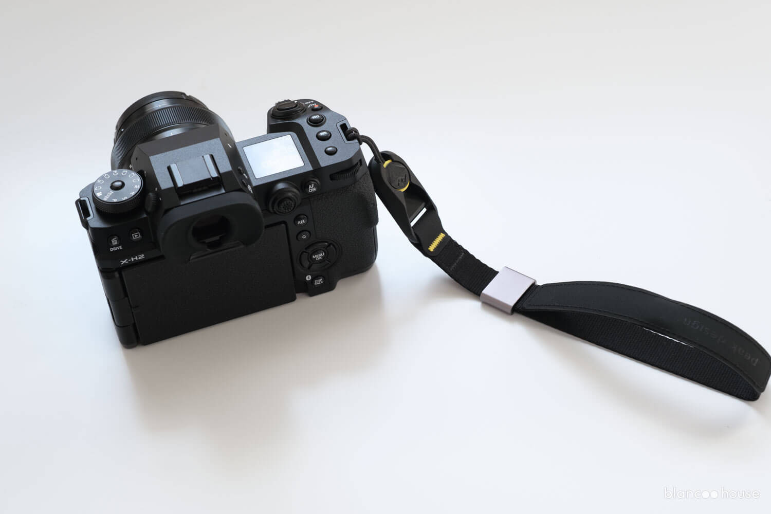 レビュー】イエローがいい！ニコン × ピークデザイン カメラリスト