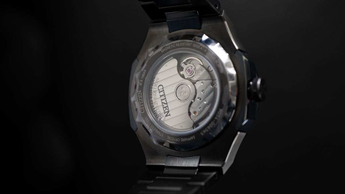 シチズン100周年記念 限定モデル】ブルーグラデーションの白蝶貝