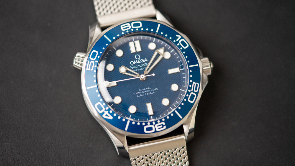 007ファン垂涎の復刻デザインモデルが登場！ボンド60周年を記念した