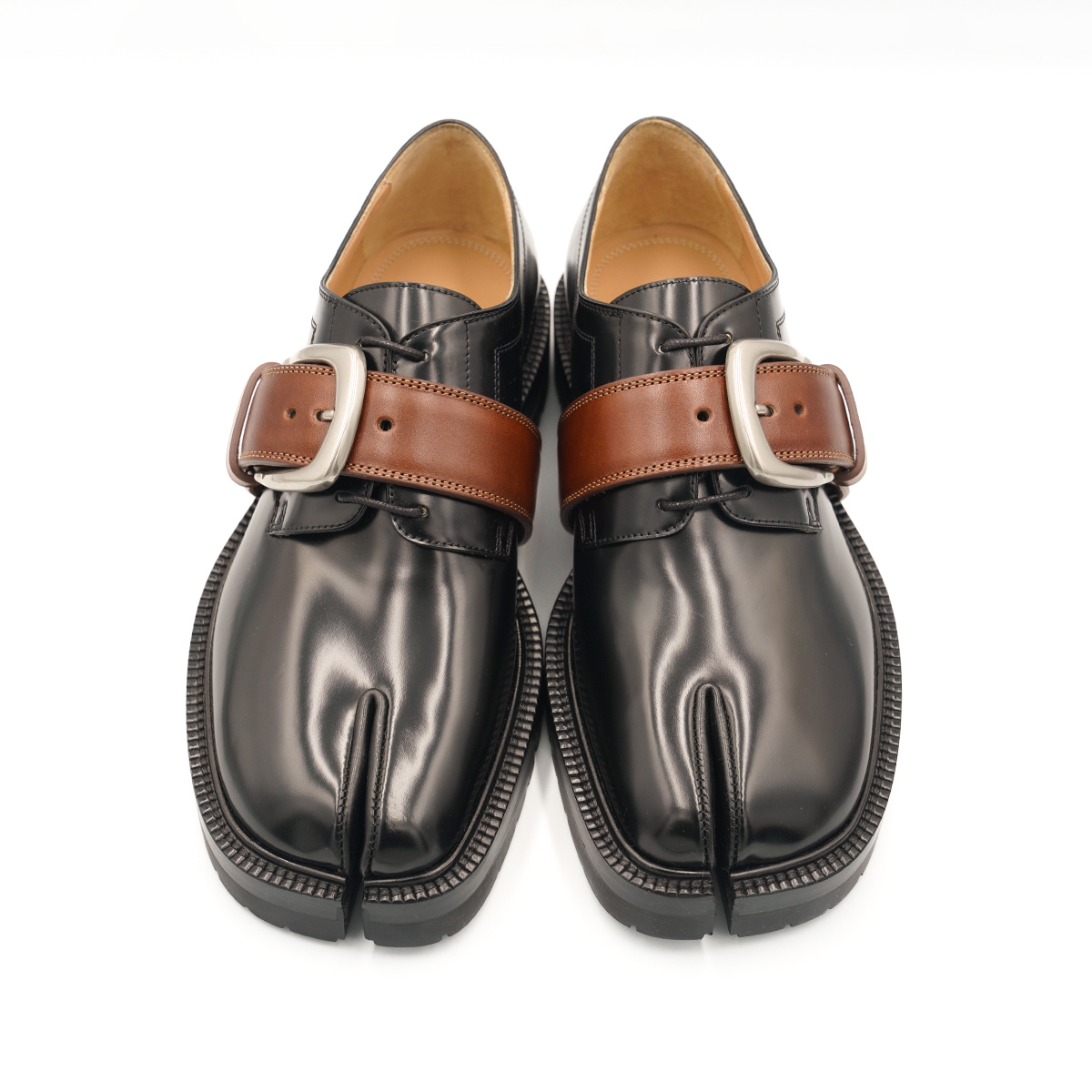 メゾンマルジェラの「タビ」コンバットダービーシューズ | HUES 福岡