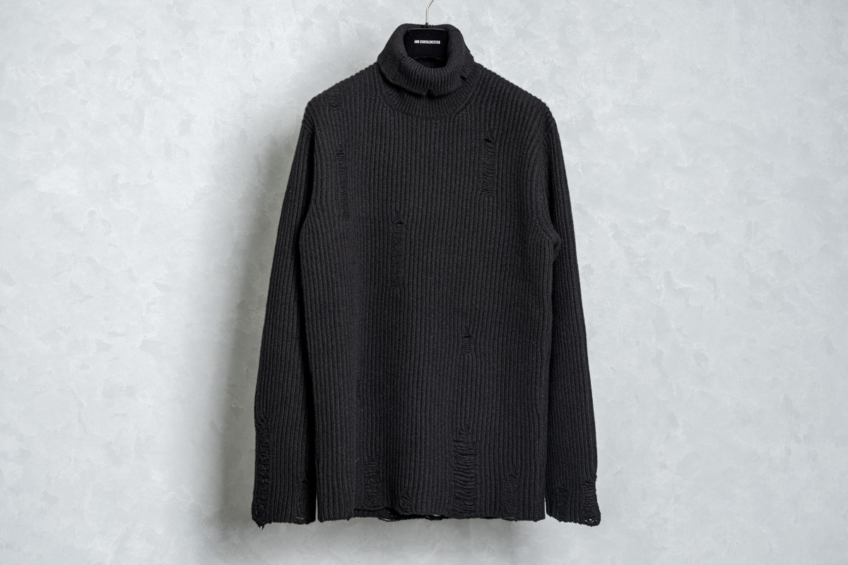 アンドゥムルメステールのハイネックダメージニット | HUES 福岡