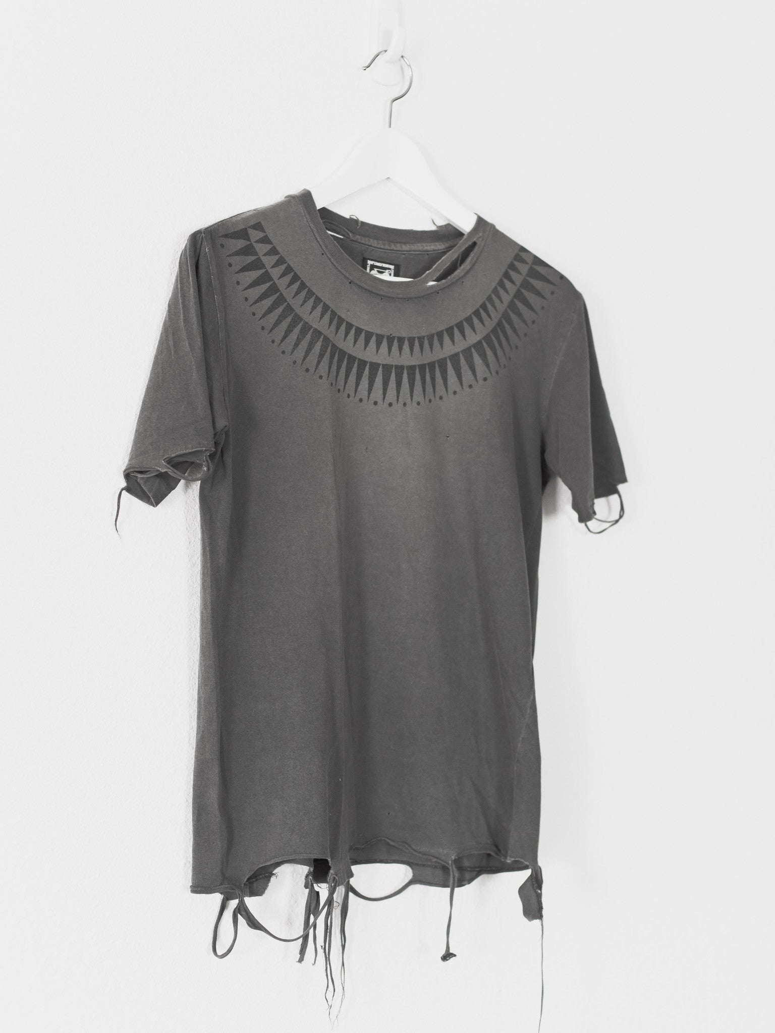 Undercover SS03 Scab Giz Destroyed Tee – HUIBEN