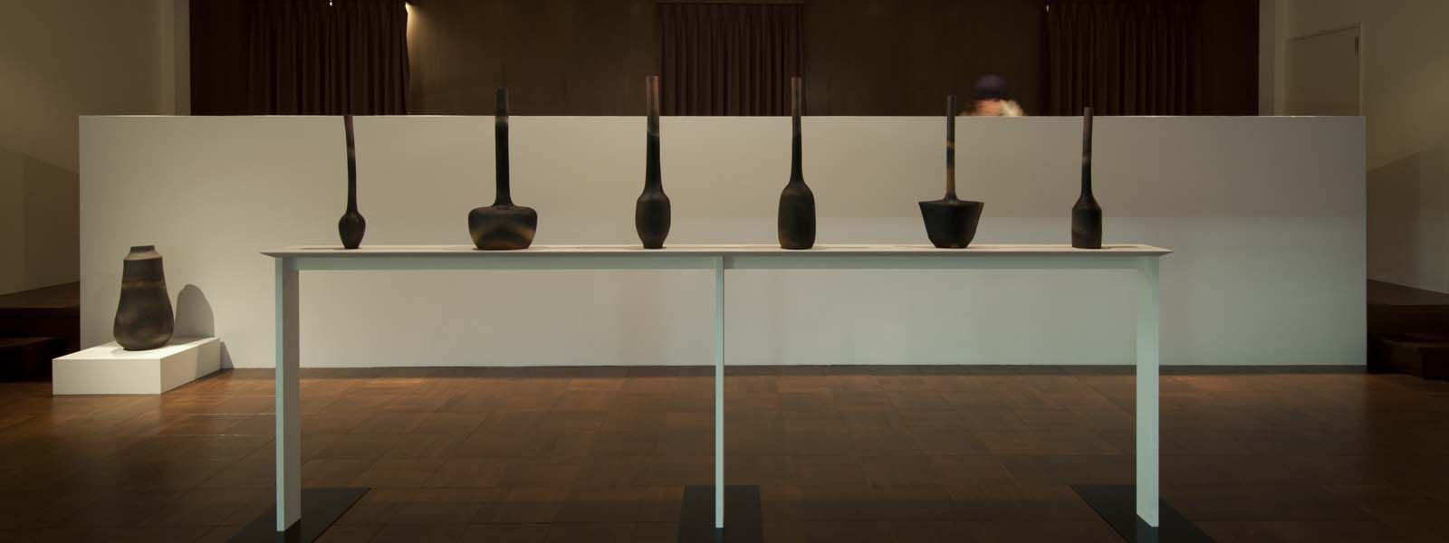 会場構成(藤原絵里佳・四井雄大・岩村遠 陶展)／設計事例／家山真建築