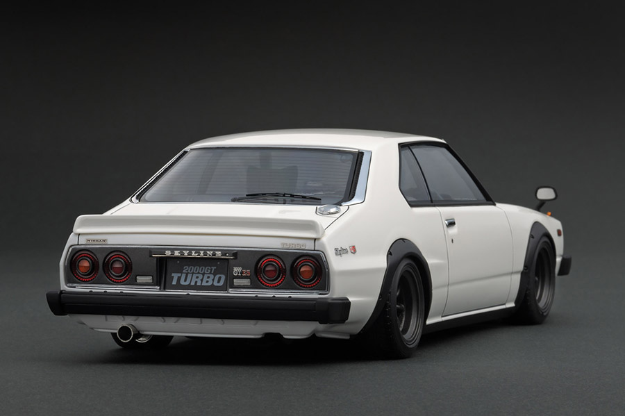 IG1094 1/18 Nissan Skyline 2000 Turbo GT-ES (C211) White | LINE UP