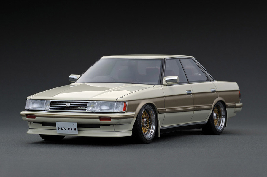 IG1151 1/18 Toyota MarkII Grande (GX71) White/Gold | LINE UP