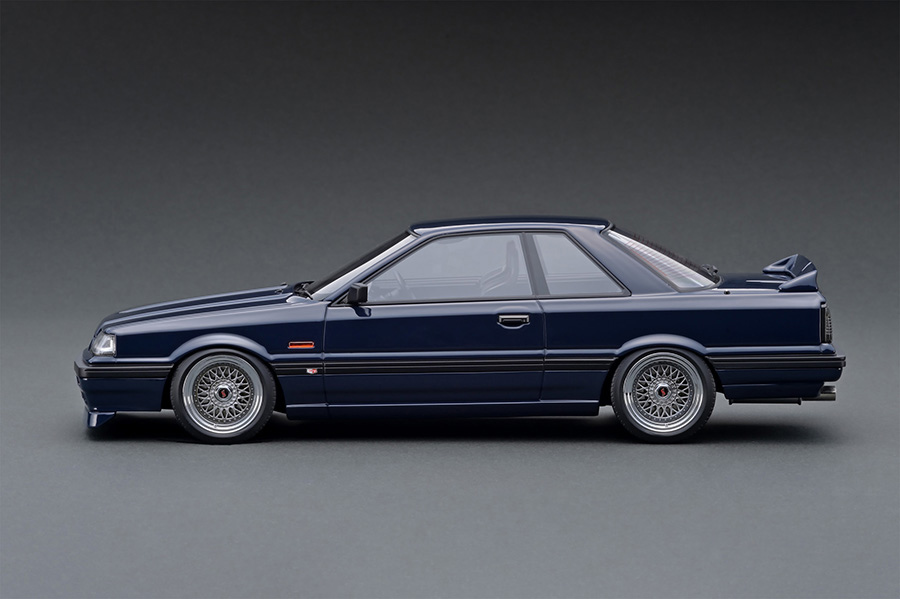 IG2110 1/18 Nissan Skyline GTS-R (R31) Blue Black With Engine